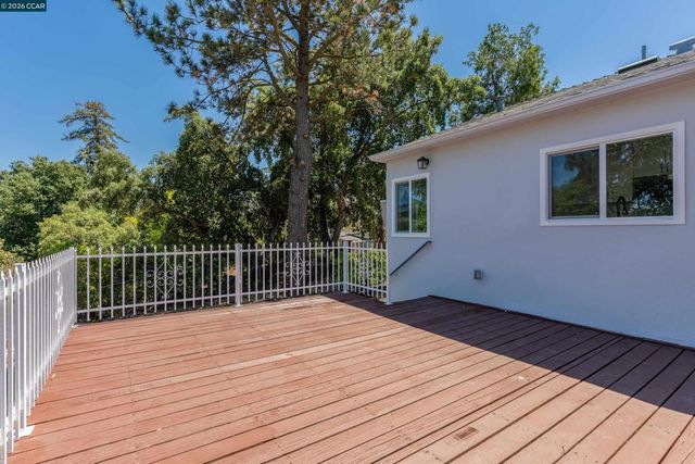 1910 Encima Dr, Concord, CA 94519