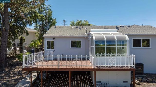 1910 Encima Dr, Concord, CA 94519