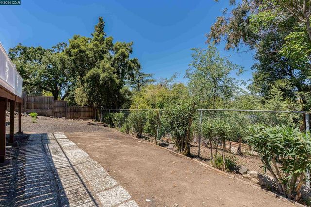 1910 Encima Dr, Concord, CA 94519