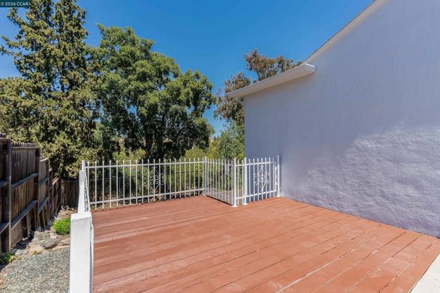1910 Encima Dr, Concord, CA 94519