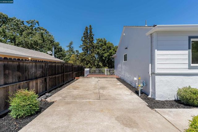 1910 Encima Dr, Concord, CA 94519