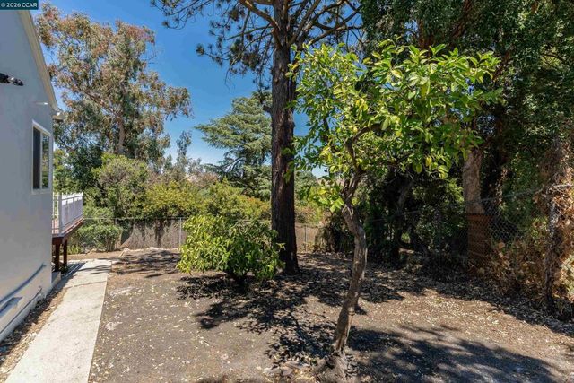 1910 Encima Dr, Concord, CA 94519