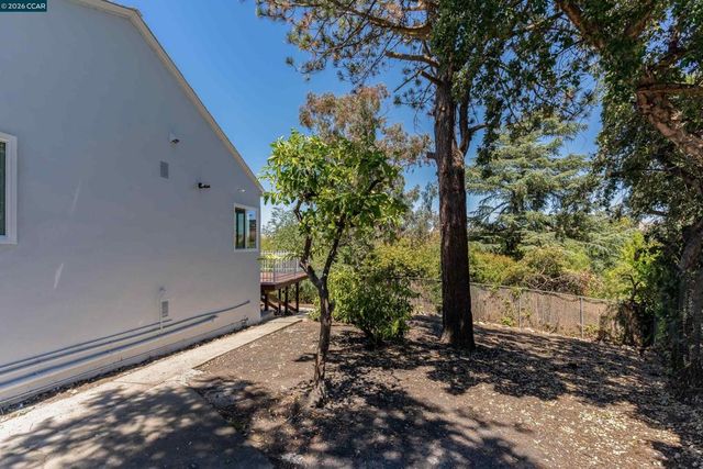 1910 Encima Dr, Concord, CA 94519