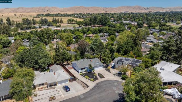 1910 Encima Dr, Concord, CA 94519