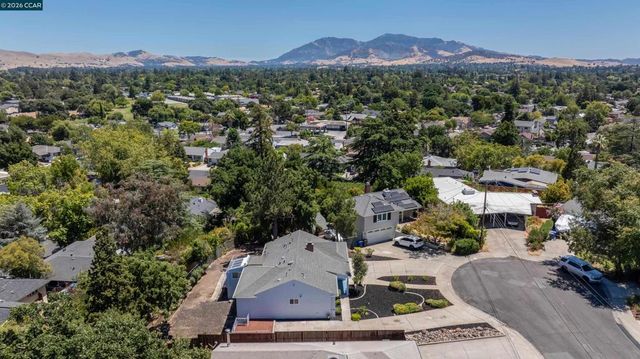 1910 Encima Dr, Concord, CA 94519