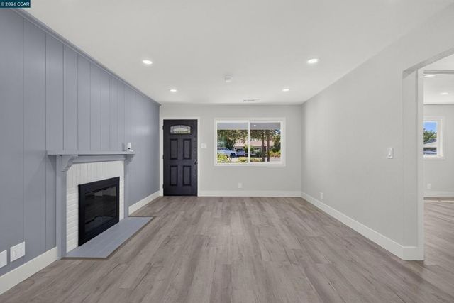 1910 Encima Dr, Concord, CA 94519