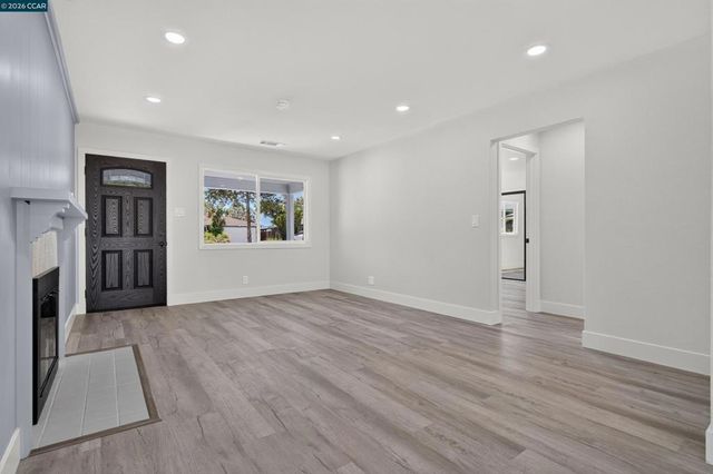 1910 Encima Dr, Concord, CA 94519