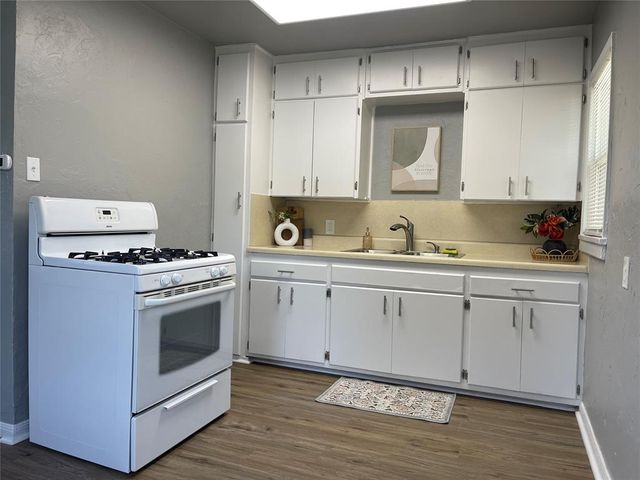 608 W Rickenbacker Drive, Midwest City, OK 73110