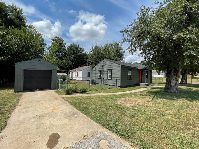 608 W Rickenbacker Drive, Midwest City, OK 73110