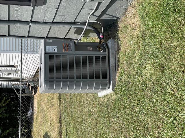 608 W Rickenbacker Drive, Midwest City, OK 73110