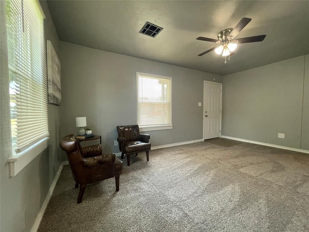 608 W Rickenbacker Drive, Midwest City, OK 73110