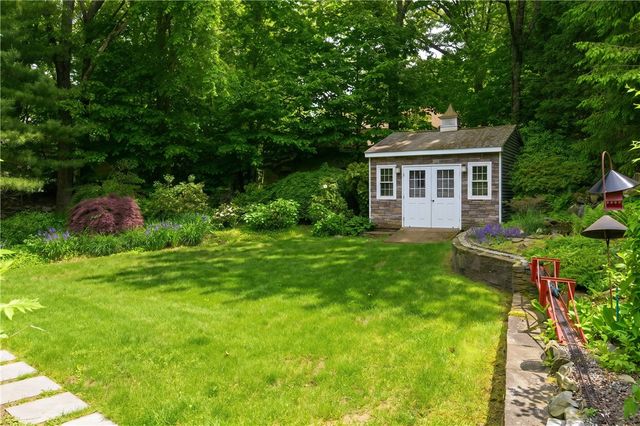 8 Ledgemont Drive, Lincoln, RI 02865