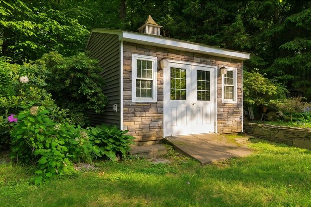 8 Ledgemont Drive, Lincoln, RI 02865