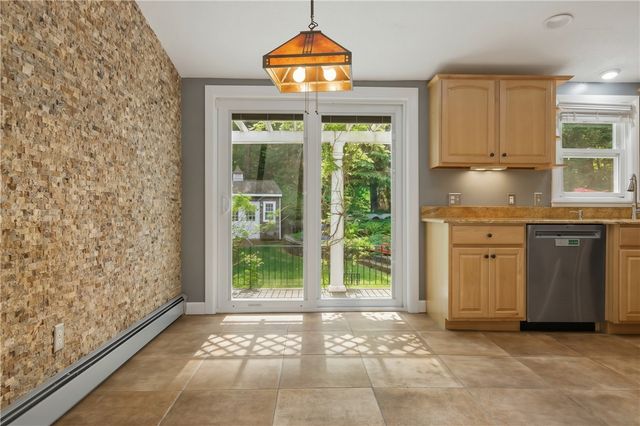 8 Ledgemont Drive, Lincoln, RI 02865