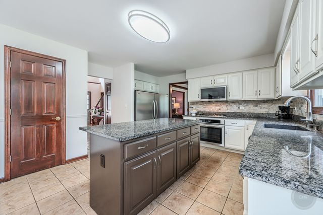 3178 Preakness Drive, Aurora, IL 60502