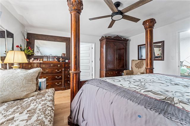 2202 SE 14Th Street, Bentonville, AR 72712