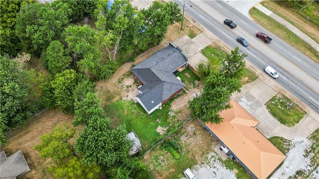 2202 SE 14Th Street, Bentonville, AR 72712
