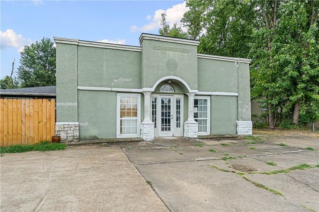 2202 SE 14Th Street, Bentonville, AR 72712