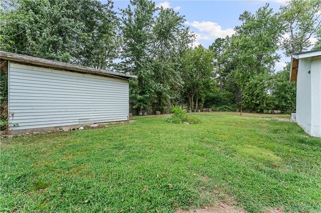 2202 SE 14Th Street, Bentonville, AR 72712