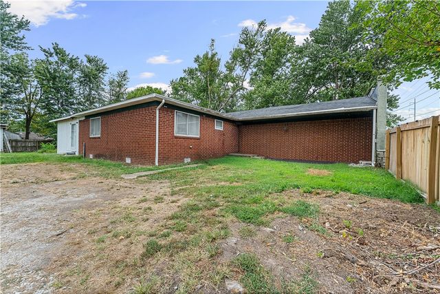 2202 SE 14Th Street, Bentonville, AR 72712