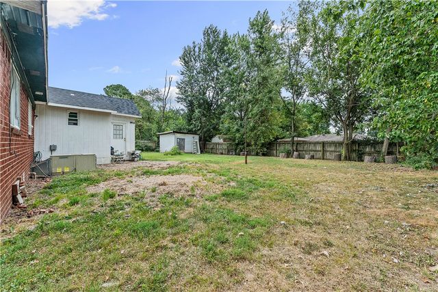 2202 SE 14Th Street, Bentonville, AR 72712