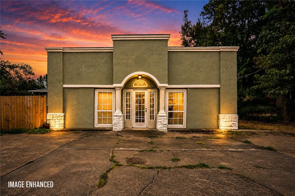 2202 SE 14Th Street, Bentonville, AR 72712