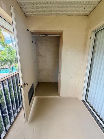 19216 Glenmoor Dr 19216, West Palm Beach, FL 33409