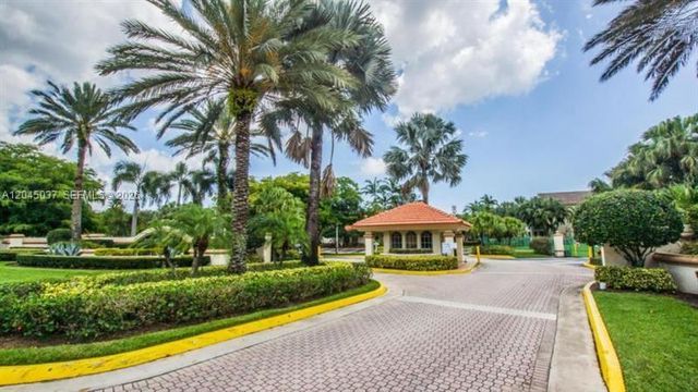 19216 Glenmoor Dr 19216, West Palm Beach, FL 33409