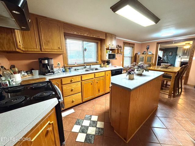 1781 Hodges Bridge Rd, Doyle, TN 38559