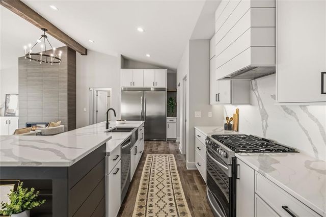 16320 Northpark Drive, Urbandale, IA 50323