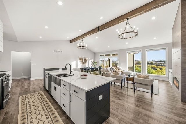 16320 Northpark Drive, Urbandale, IA 50323