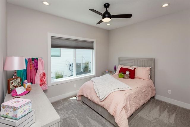 16320 Northpark Drive, Urbandale, IA 50323