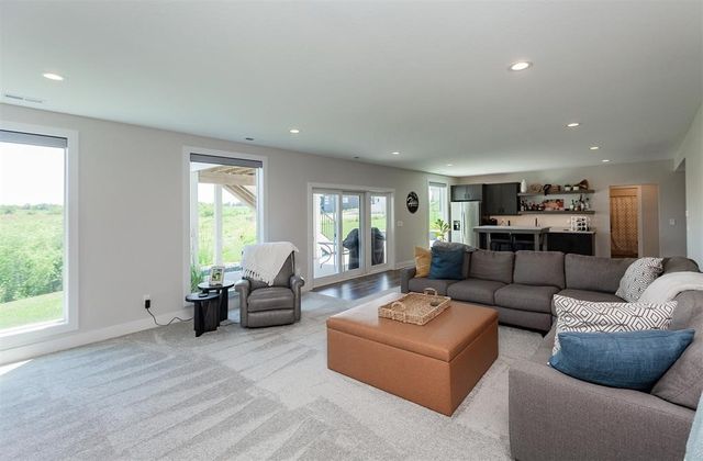 16320 Northpark Drive, Urbandale, IA 50323