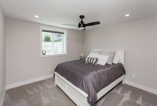 16320 Northpark Drive, Urbandale, IA 50323