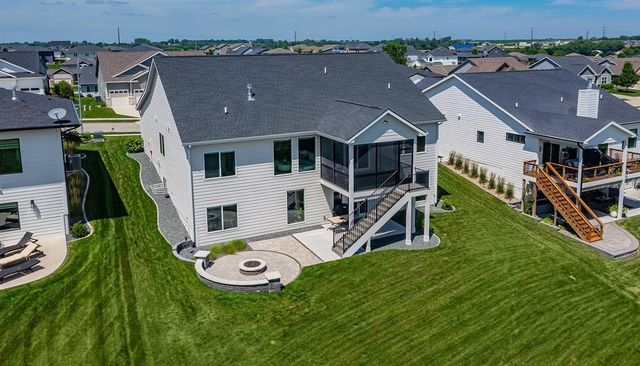 16320 Northpark Drive, Urbandale, IA 50323