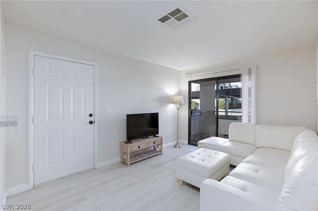5171 Lindell Road 103, Las Vegas, NV 89118
