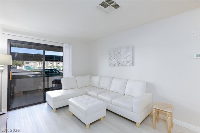 5171 Lindell Road 103, Las Vegas, NV 89118