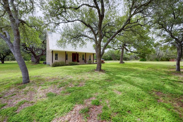 364 Nameless RD, Driftwood, TX 78619