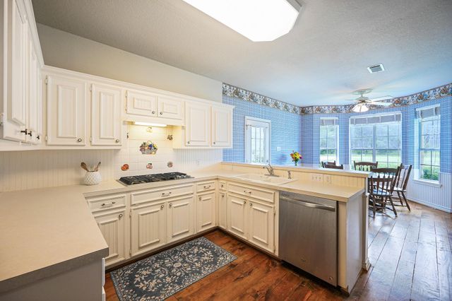 364 Nameless RD, Driftwood, TX 78619