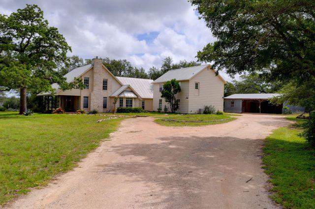 364 Nameless RD, Driftwood, TX 78619
