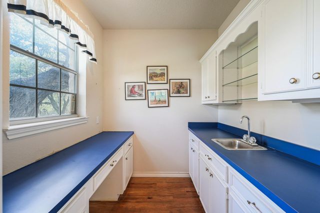 364 Nameless RD, Driftwood, TX 78619