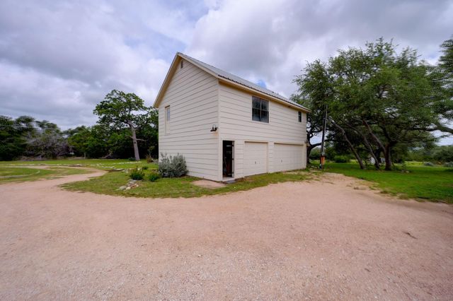 364 Nameless RD, Driftwood, TX 78619