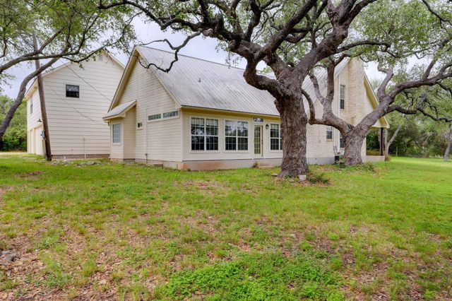 364 Nameless RD, Driftwood, TX 78619