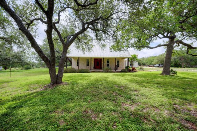 364 Nameless RD, Driftwood, TX 78619