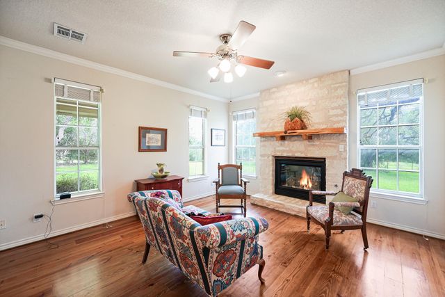 364 Nameless RD, Driftwood, TX 78619