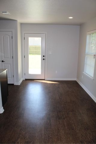 212 W Lake Street, Sherman, TX 75090