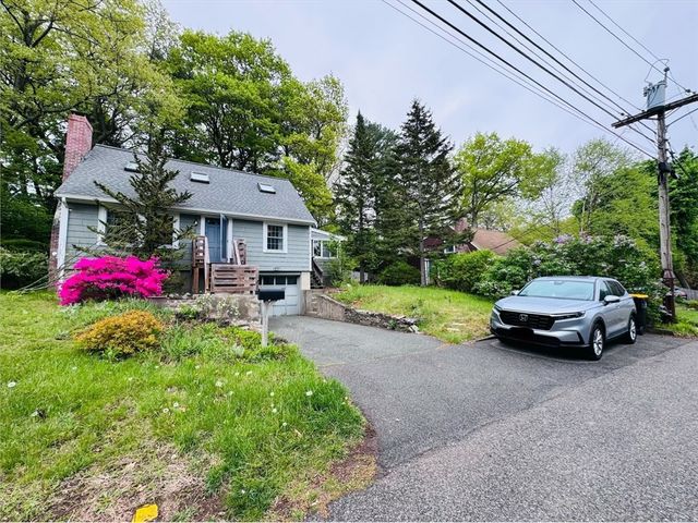 18 Lariviere Rd, Framingham, MA 01701
