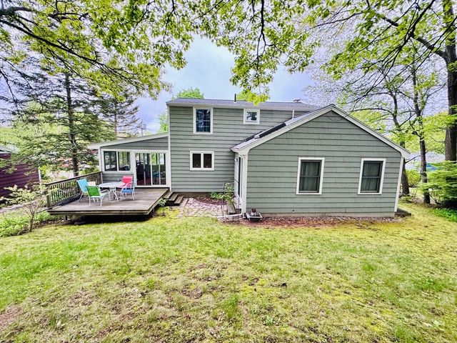 18 Lariviere Rd, Framingham, MA 01701