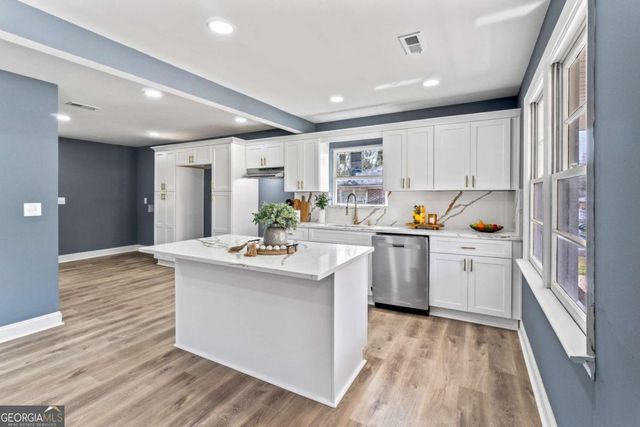 99 Hilltop Lane, Toccoa, GA 30577