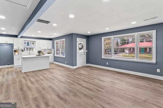 99 Hilltop Lane, Toccoa, GA 30577
